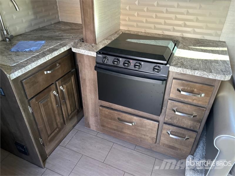 Jayco GreyHawk M-31FSP Motor Home Kamperi i kamp prikolice