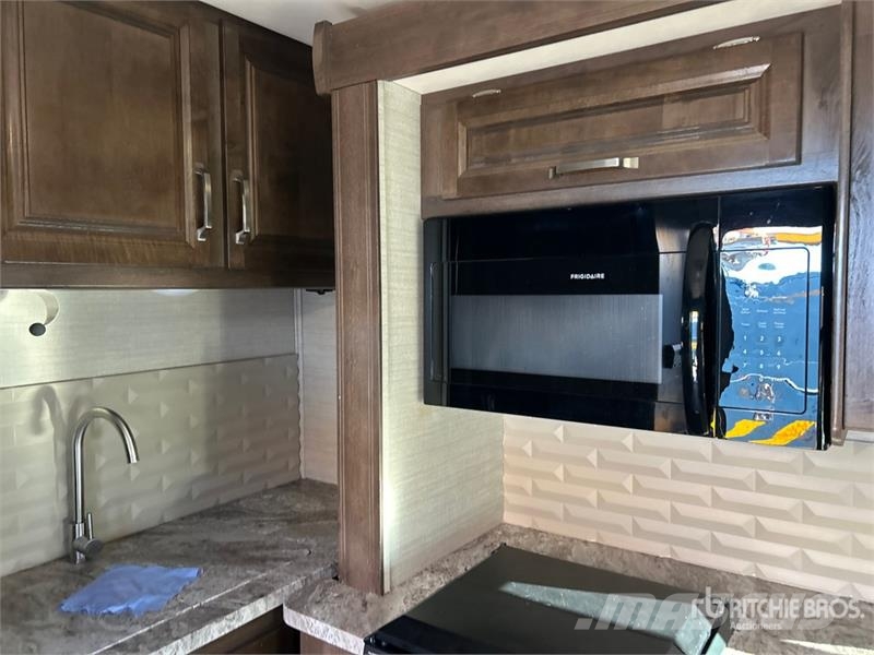 Jayco GreyHawk M-31FSP Motor Home Kamperi i kamp prikolice