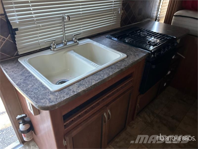 Jayco Jay Feather 20 ft T/A Travel Trailer Muud haagised