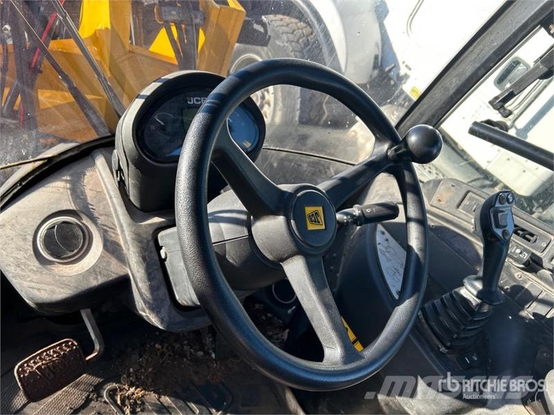 JCB 407 Gumikerekes homlokrakodók