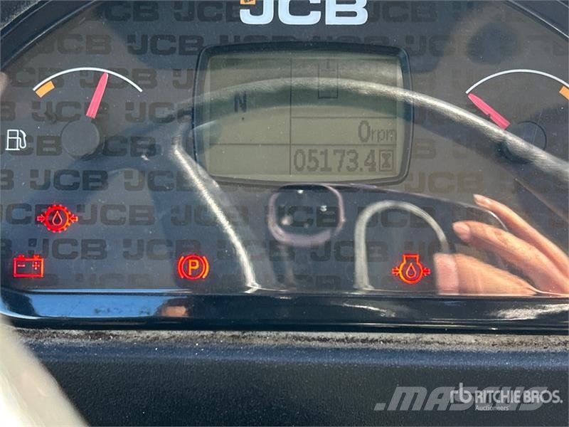 JCB 407 Iekrāvēji uz riteņiem