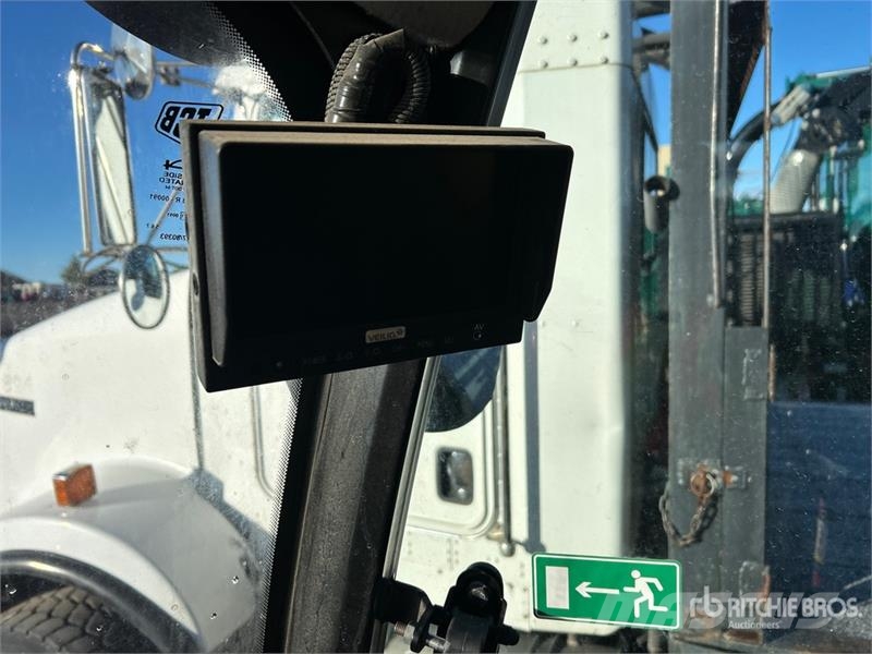 JCB 407 Gumikerekes homlokrakodók