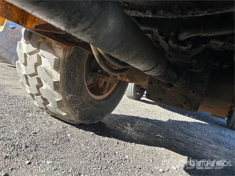 JCB 407 Iekrāvēji uz riteņiem