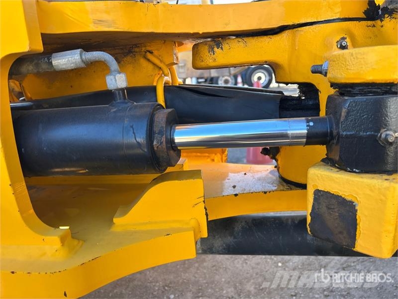 JCB 407 Iekrāvēji uz riteņiem