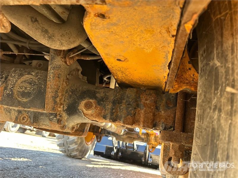 JCB 407 Iekrāvēji uz riteņiem