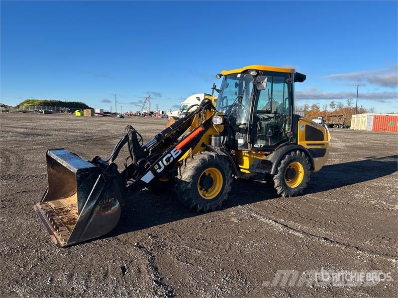 JCB 407 Gumikerekes homlokrakodók