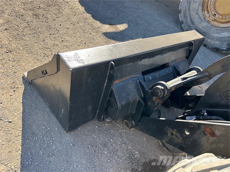 JCB 407 Iekrāvēji uz riteņiem