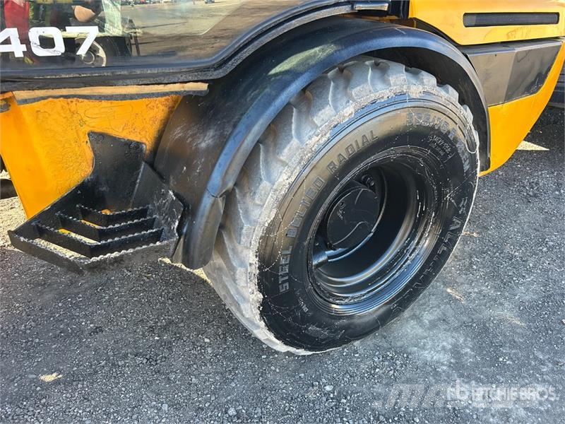 JCB 407 Iekrāvēji uz riteņiem