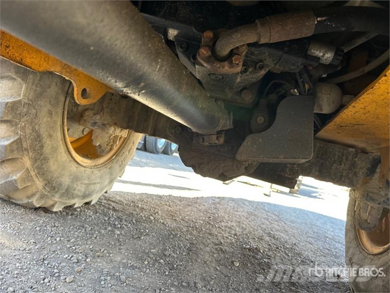 JCB 407 Iekrāvēji uz riteņiem
