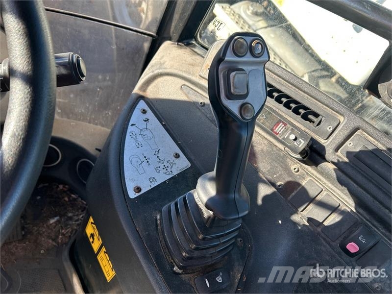 JCB 407 Gumikerekes homlokrakodók