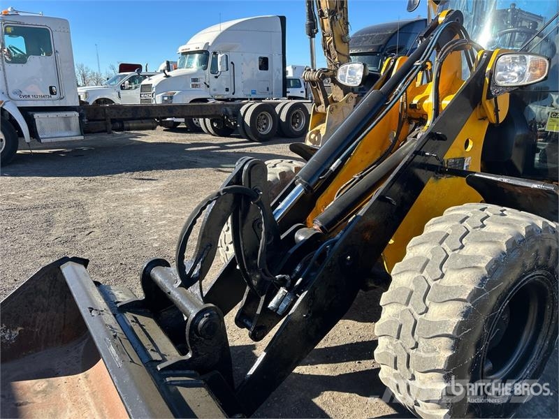 JCB 407 Iekrāvēji uz riteņiem