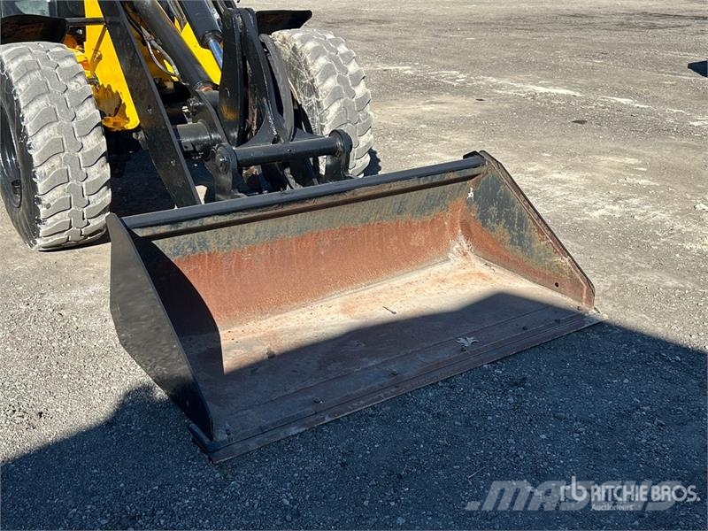 JCB 407 Iekrāvēji uz riteņiem