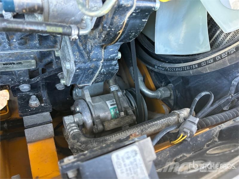 JCB 407 Iekrāvēji uz riteņiem