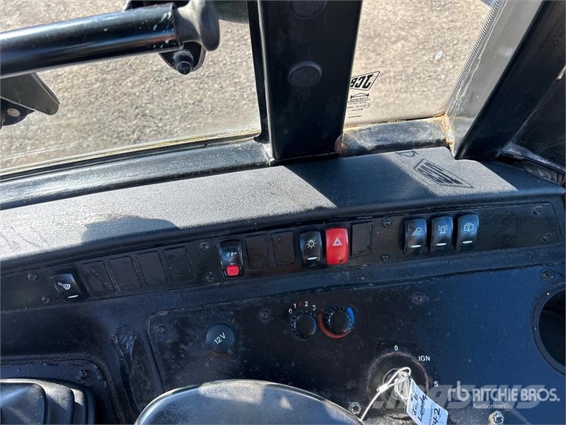JCB 407 Iekrāvēji uz riteņiem