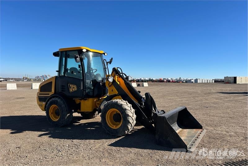 JCB 407 Iekrāvēji uz riteņiem