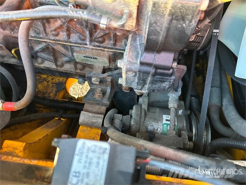 JCB 407 Gumikerekes homlokrakodók