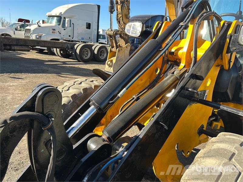 JCB 407 Iekrāvēji uz riteņiem
