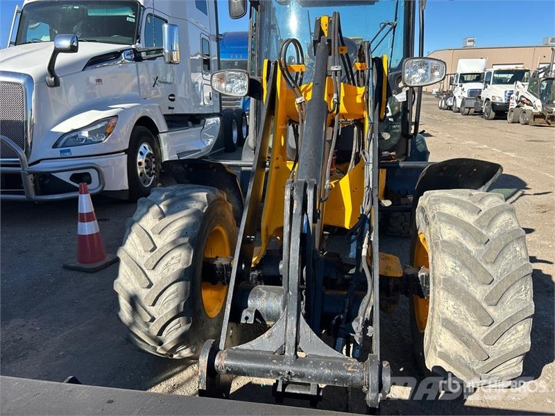 JCB 407 Iekrāvēji uz riteņiem