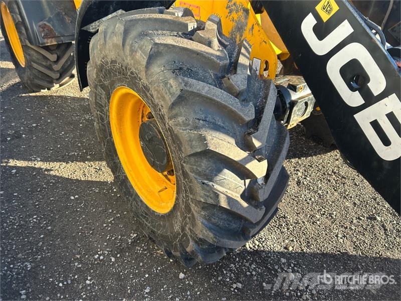 JCB 407 Gumikerekes homlokrakodók