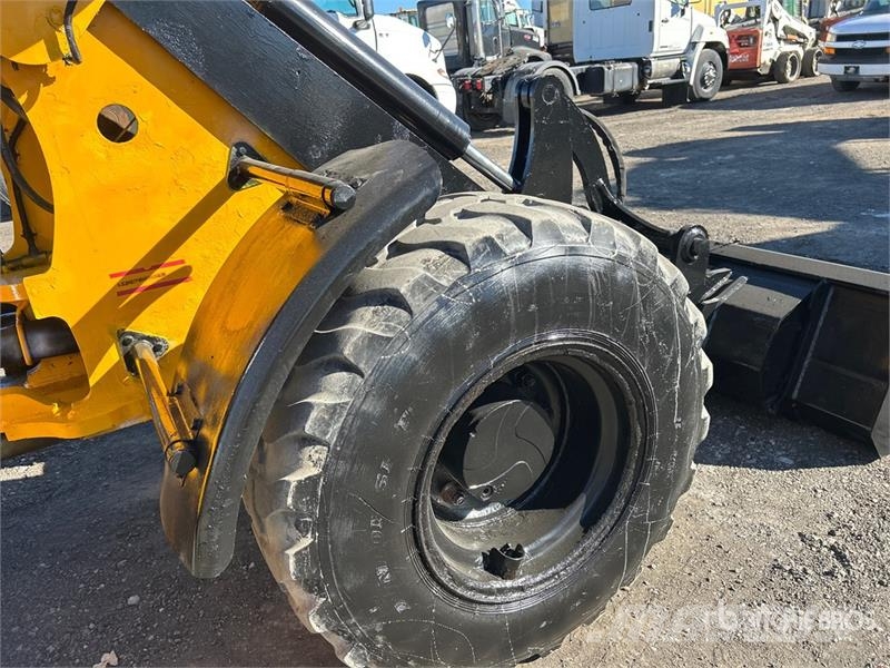 JCB 407 Iekrāvēji uz riteņiem
