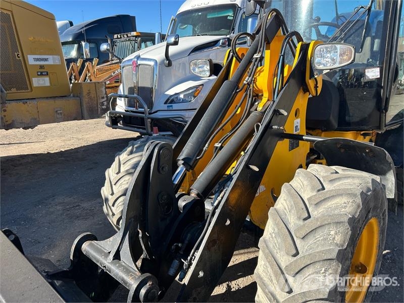 JCB 407 Iekrāvēji uz riteņiem