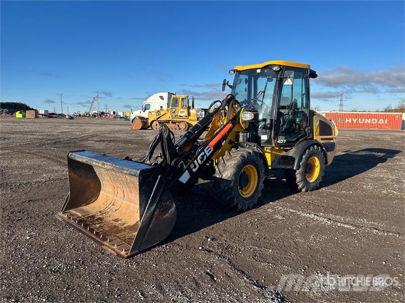 JCB 407 Gumikerekes homlokrakodók