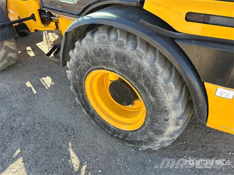 JCB 407 Iekrāvēji uz riteņiem