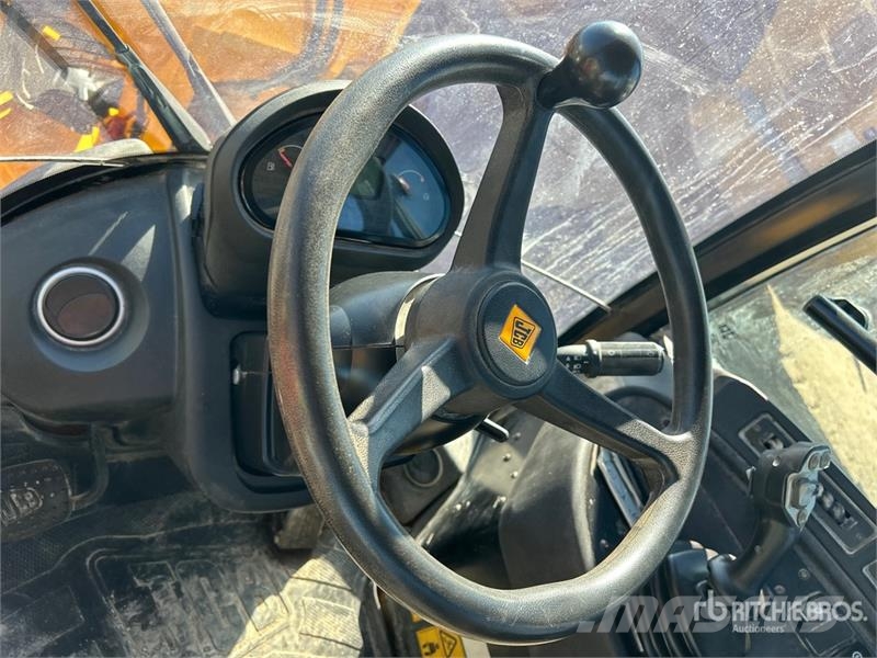 JCB 407 Iekrāvēji uz riteņiem