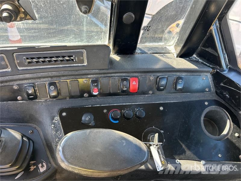 JCB 407 Iekrāvēji uz riteņiem