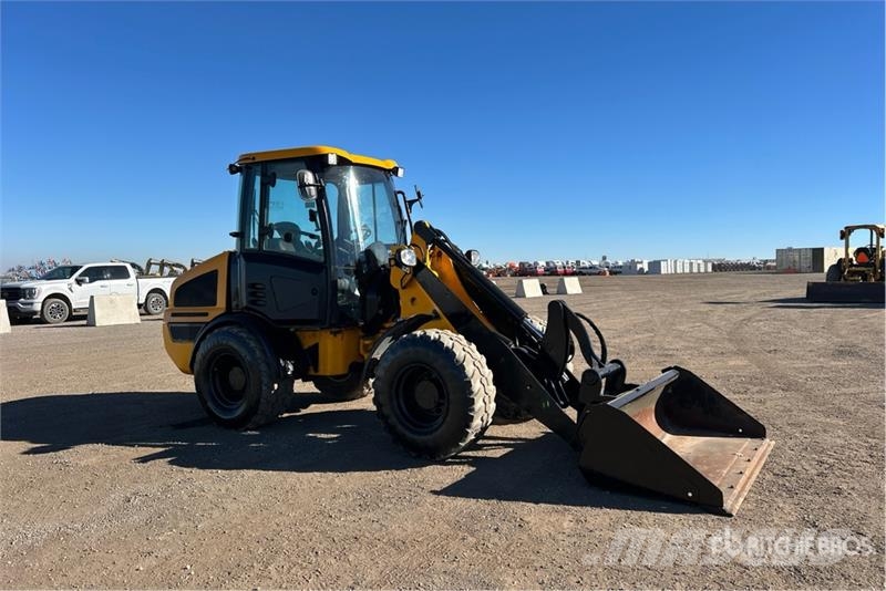 JCB 407 Iekrāvēji uz riteņiem