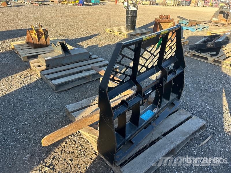 JCB 47 in Fork Attachment Villák