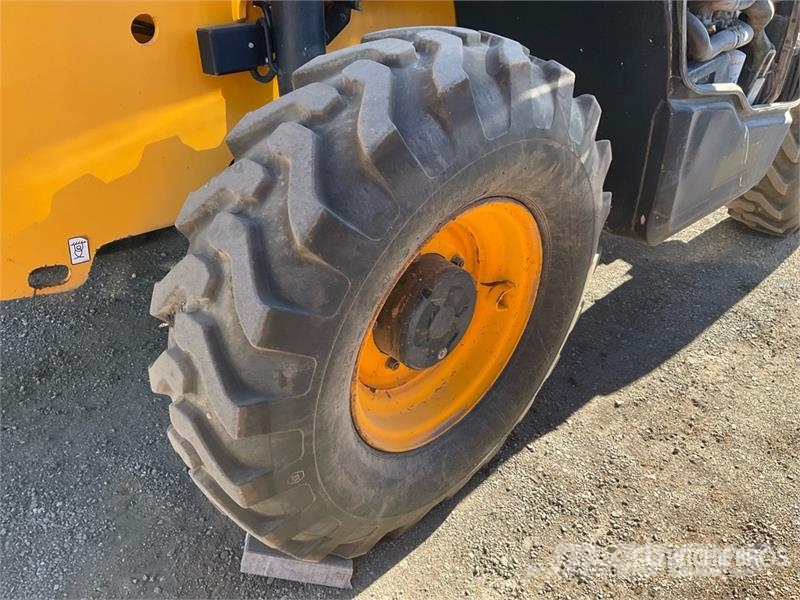 JCB 507-42 Teleskopiskie manipulatori