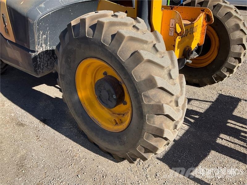 JCB 507-42 Teleskopiskie manipulatori