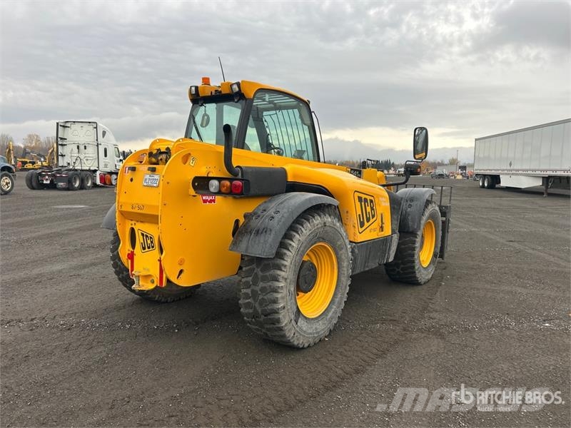 JCB 541-70 مناولات متداخلة