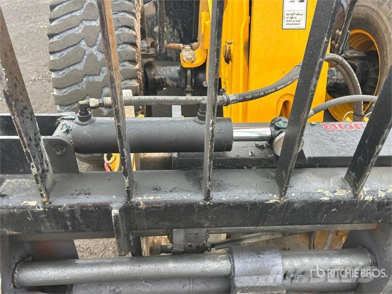 JCB 541-70 مناولات متداخلة
