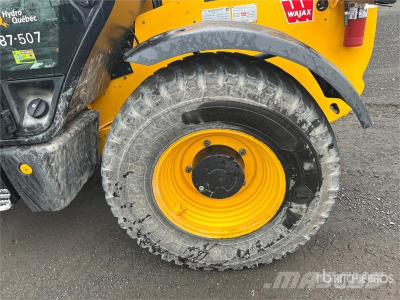 JCB 541-70 مناولات متداخلة