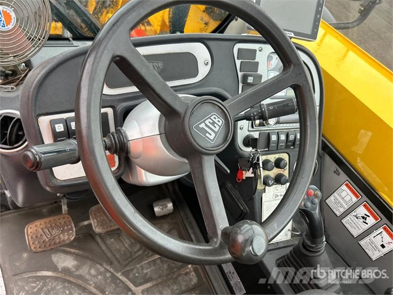 JCB 541-70 مناولات متداخلة