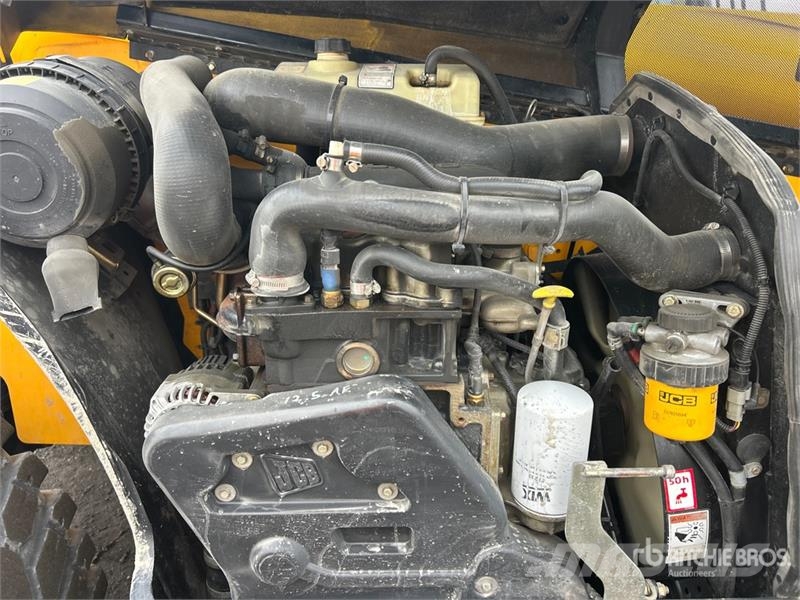 JCB 541-70 مناولات متداخلة