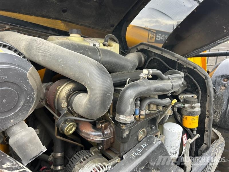 JCB 541-70 مناولات متداخلة