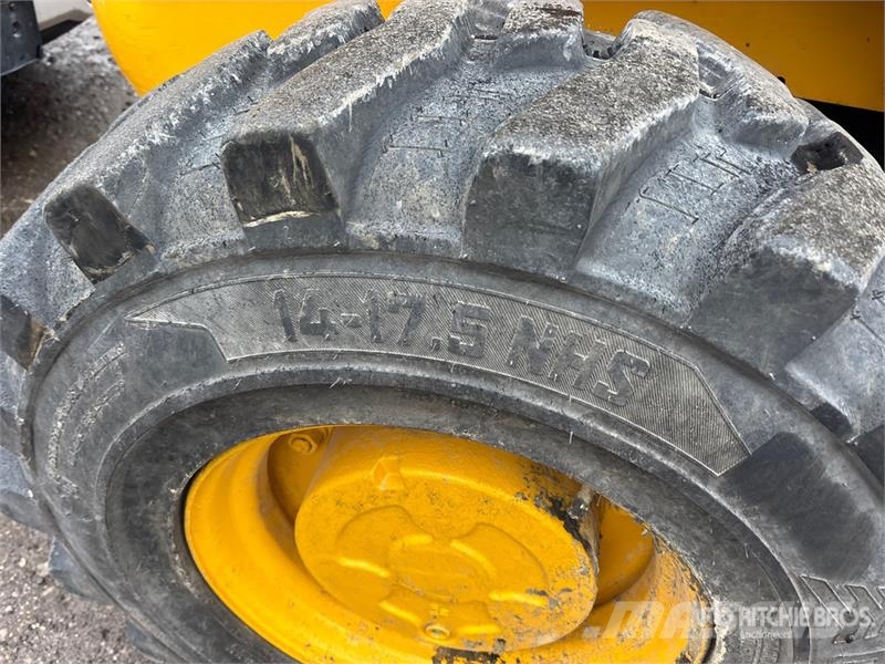 JCB 940 8000 lb 4x2 Rough Terrain Forklift Навантажувачі підвищеної прохідності