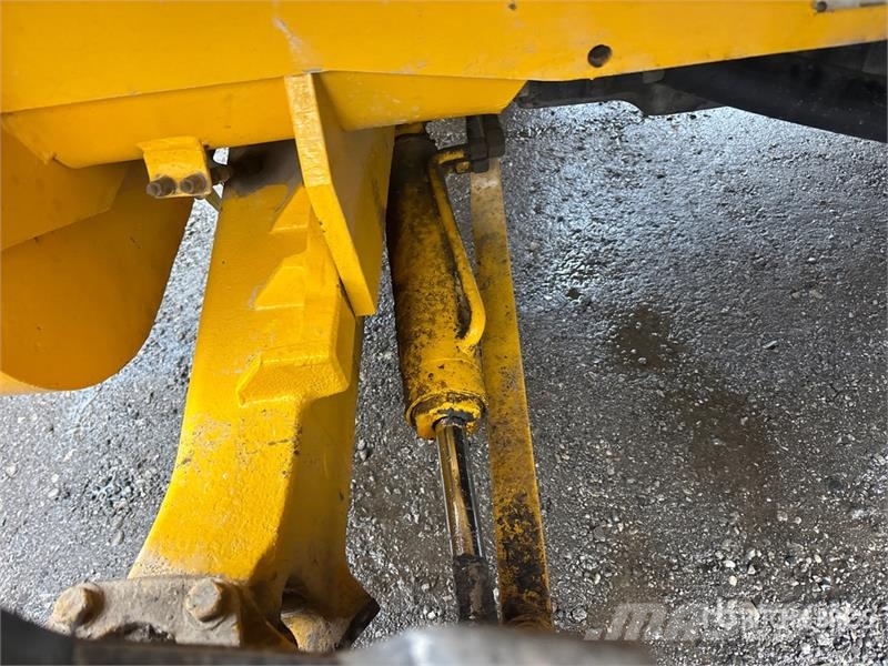 JCB 940 8000 lb 4x2 Rough Terrain Forklift Навантажувачі підвищеної прохідності