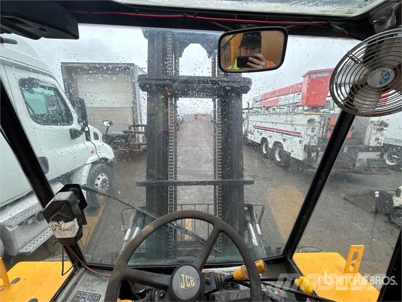 JCB 940 8000 lb 4x4 Rough Terrain Forklift Tereptargonca