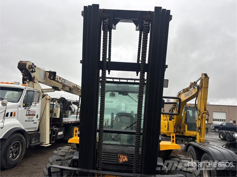JCB 940 8000 lb 4x4 Rough Terrain Forklift Tereptargonca
