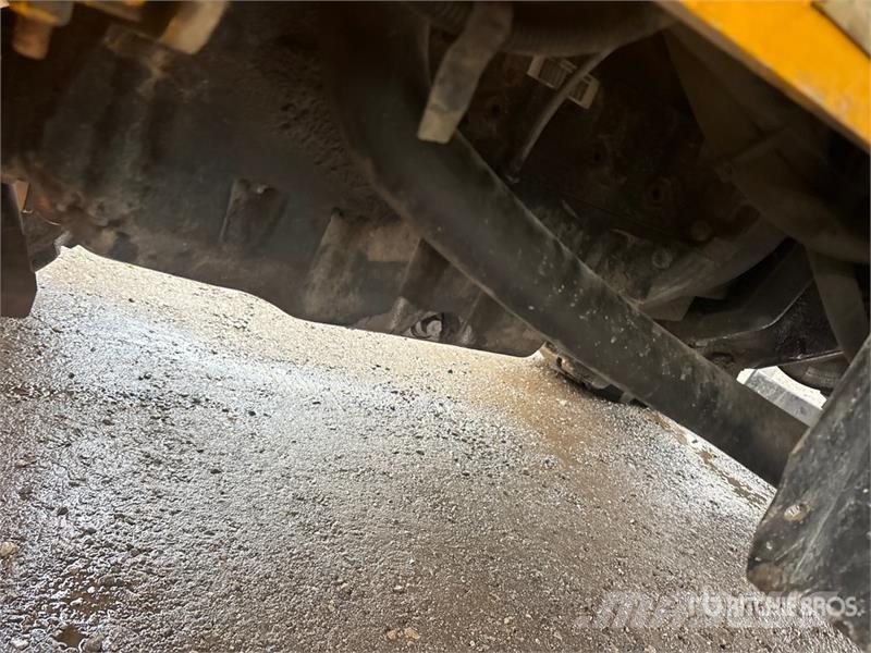 JCB 940 8000 lb 4x4 Rough Terrain Forklift Tereptargonca