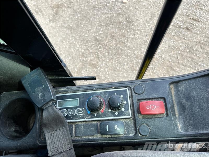 JCB JS190 LC Tracked Excavator Crawler excavators