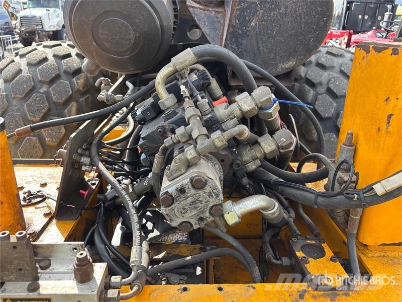 JCB VM132 Smooth Drum Compactor Грунтові котки