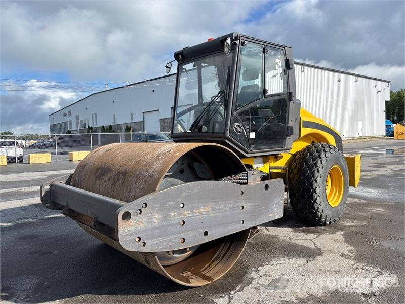 JCB VM132 Smooth Drum Compactor Грунтові котки