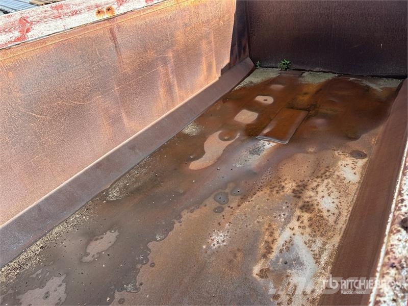 JCTR 17 ft Tri/A Pup Dump Trailer Bañera