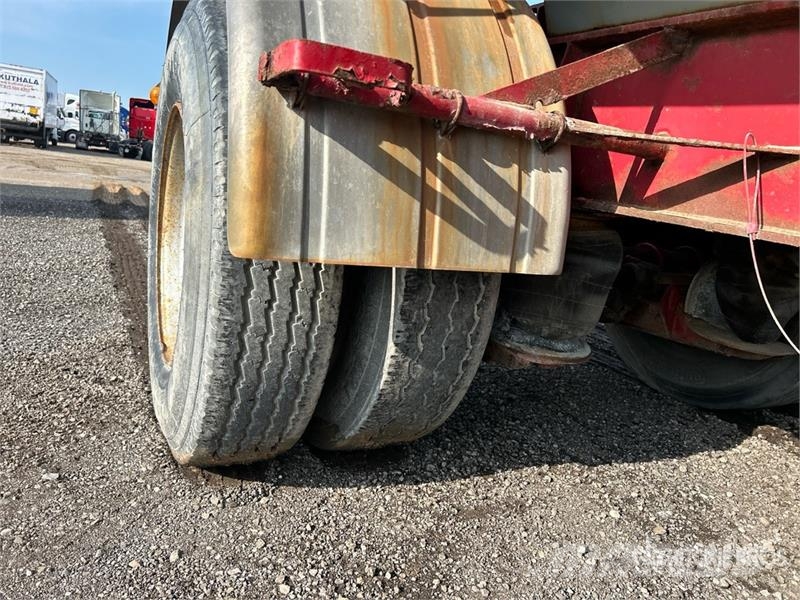JCTR 17 ft Tri/A Pup Dump Trailer Bañera