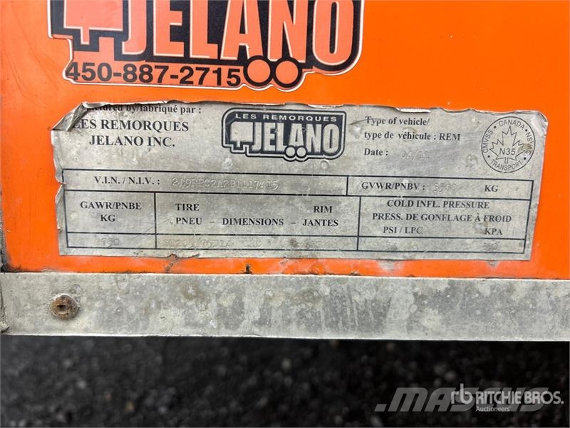  Jelano 13 ft T/A Enclosed Trailer Причепи-фургони